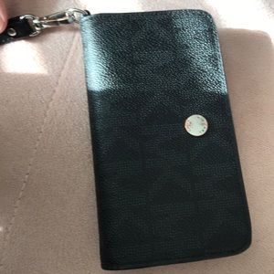 Michael Kors wristlet